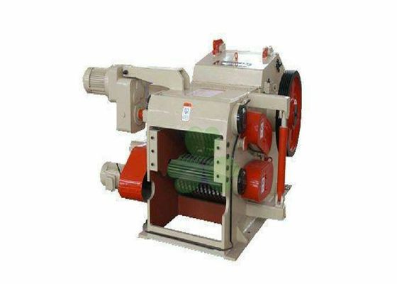 China Hard Wood Pulverizer Machine , Tree Branch Crusher Machine Compact Design supplier