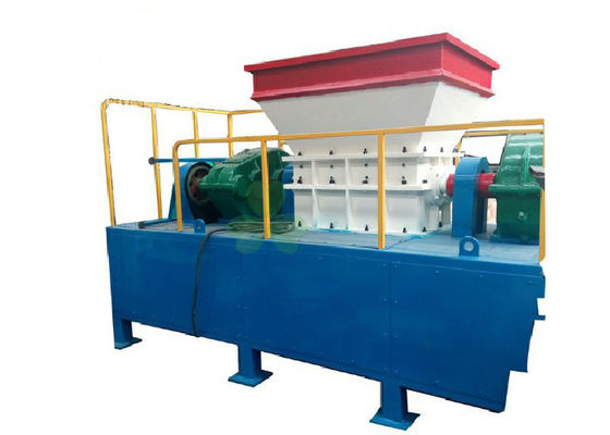 China 55×2KW Power Rubber Waste Tire Shredder With Φ500×40mm Knife Size Low Noise supplier