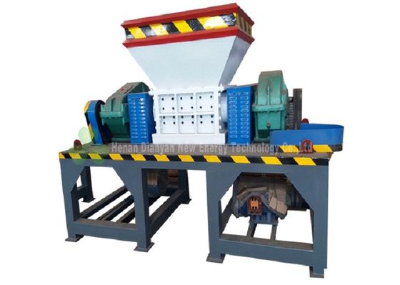 China Industrial Using Small Tire Recycling Plant / Durable Twin Shaft Tire Shredder supplier