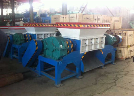 China Industrial Waste Tree Crushing Machine Wood Pallet Shredder With Long Lifetime supplier